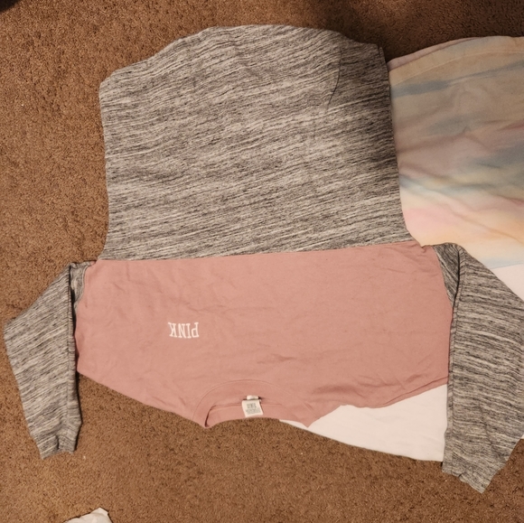 Bundle of womens PINK VS sweaters - Picture 2 of 5